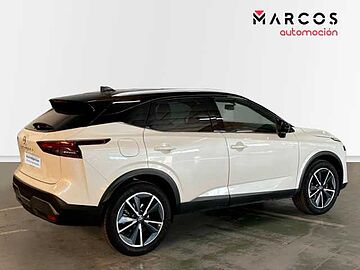 Nissan Qashqai DIG-T 103kW (140CV) mHEV 4x2 Tekna LUNAR WHITE + MIDNIGHT BLACK N